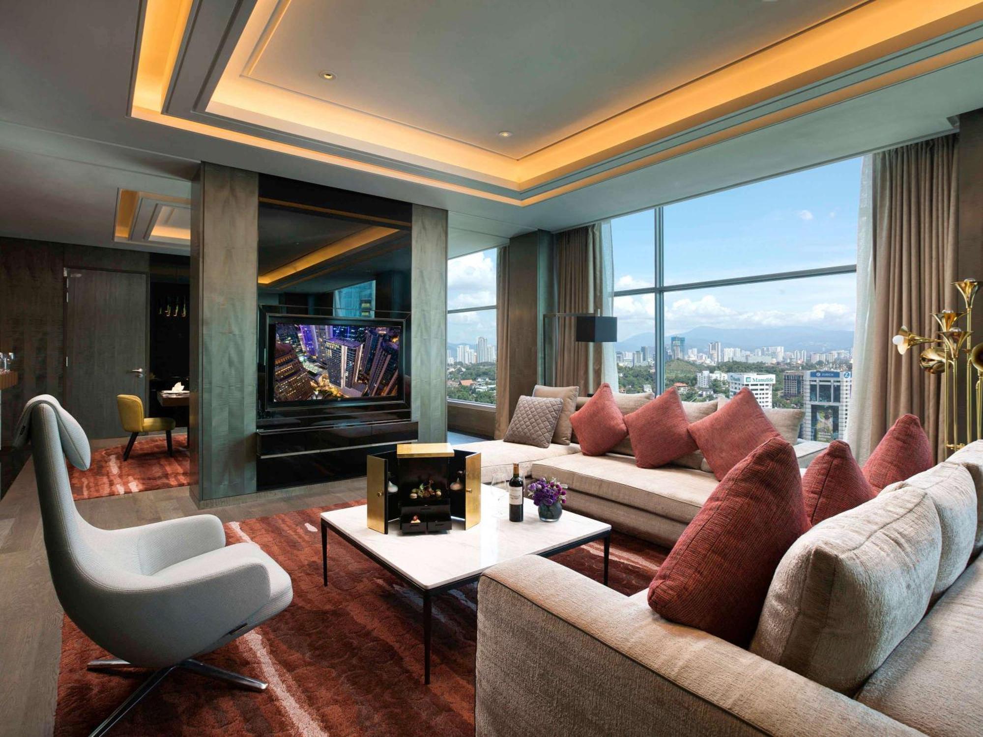 Sofitel Kuala Lumpur Damansara Hotel Kültér fotó The living room of a suite at the hotel