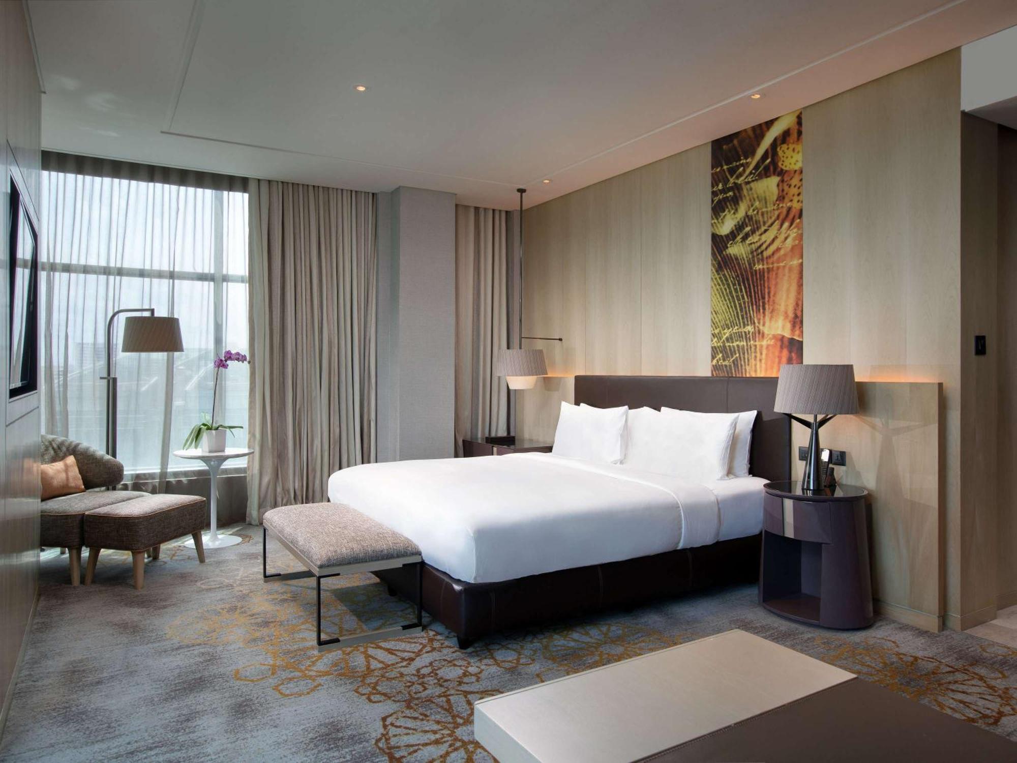 Sofitel Kuala Lumpur Damansara Hotel Kültér fotó Deluxe Room
