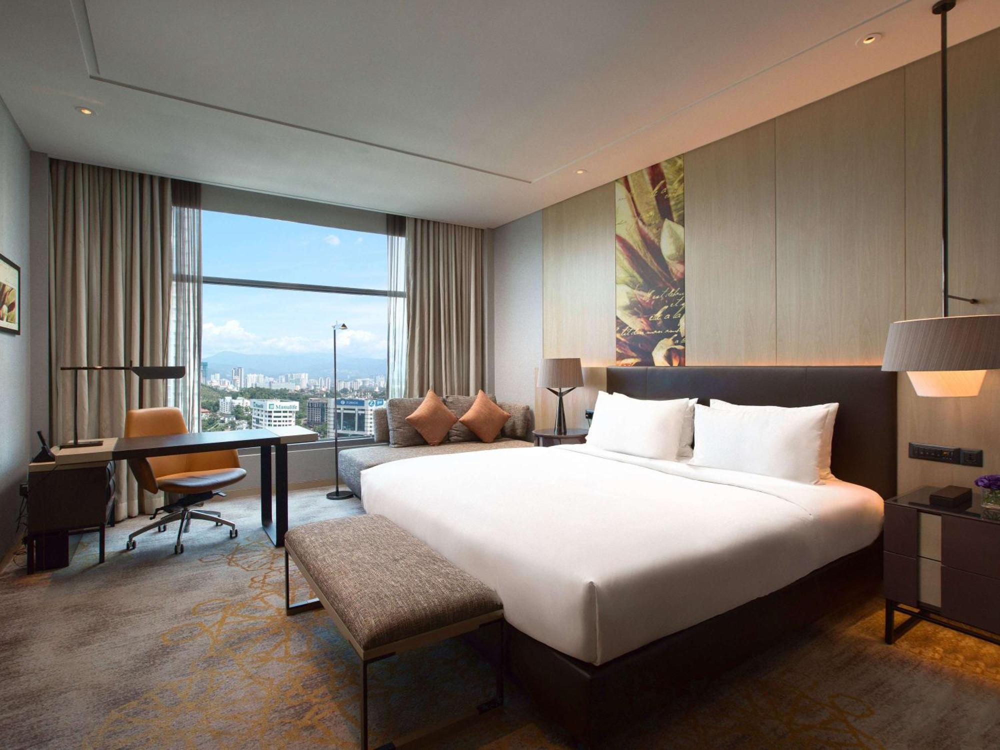 Sofitel Kuala Lumpur Damansara Hotel Kültér fotó Deluxe Room