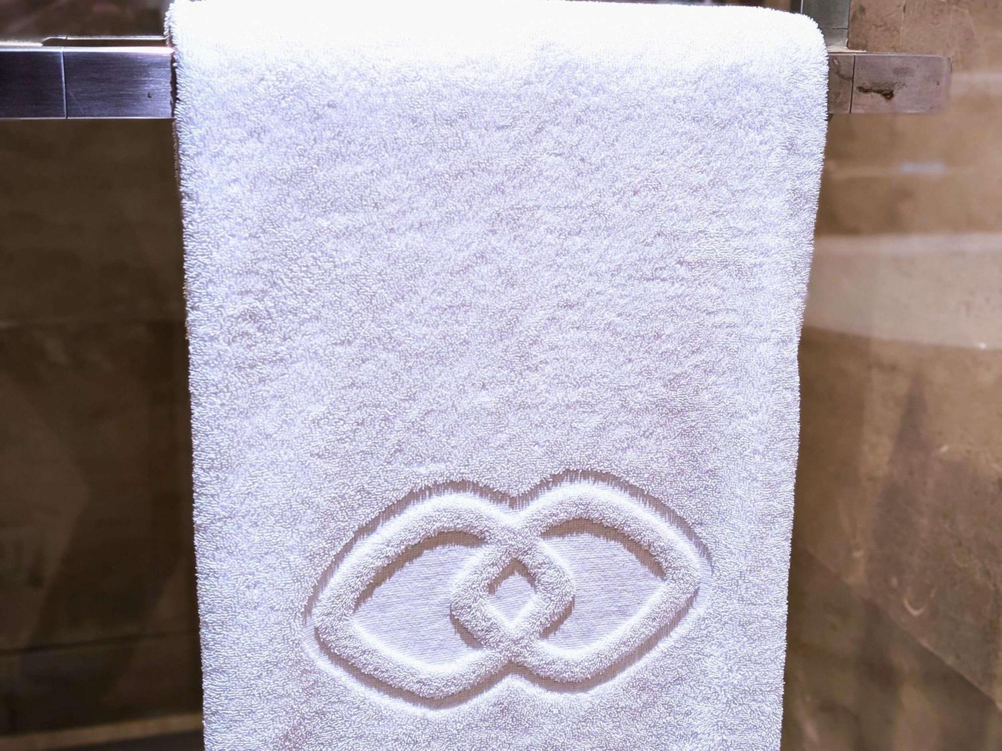 Sofitel Kuala Lumpur Damansara Hotel Kültér fotó A towel